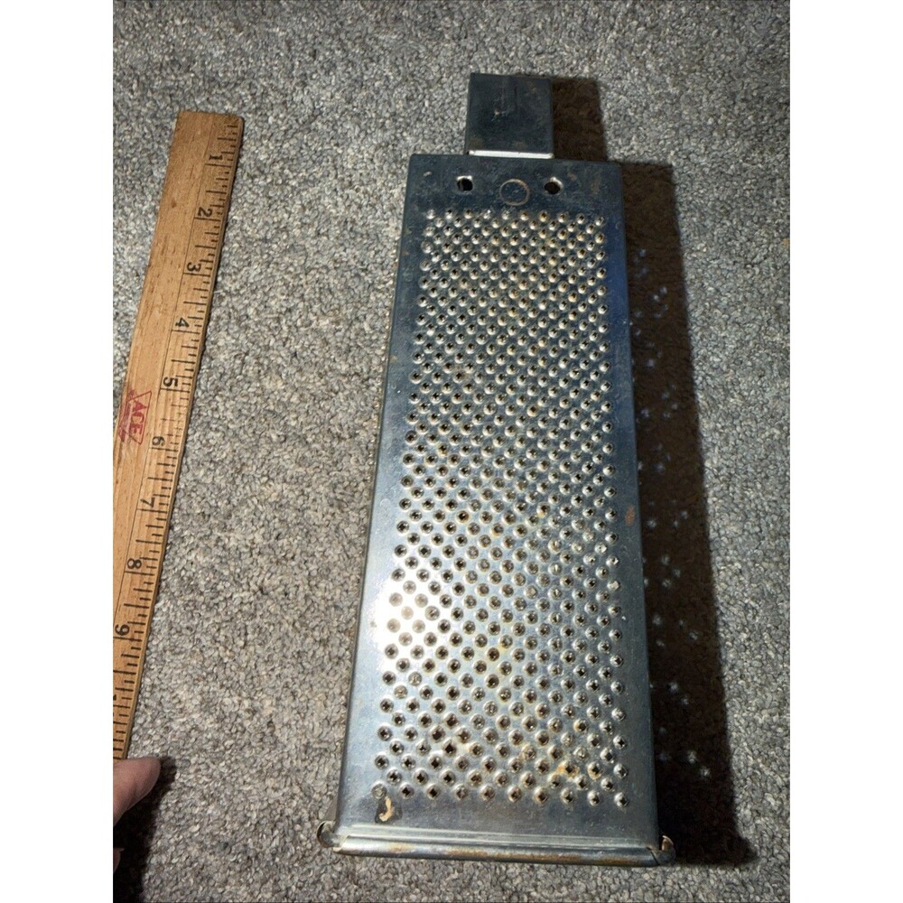 Vtg Bromwell Metal Cheese Grater 4 Sided Rustic Shredder Kitchen Decor #119 - Picture 8 of 10